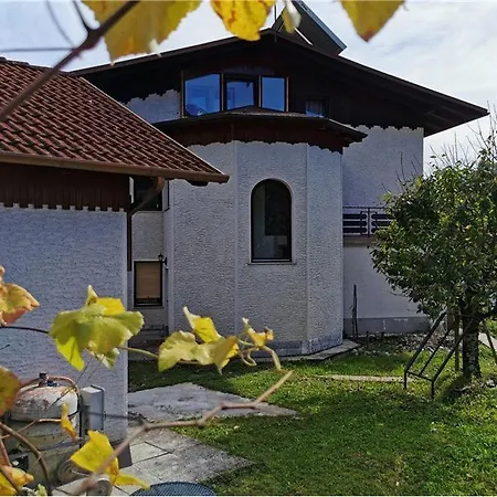 Apartmaji Loretica Апартаменты *