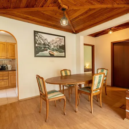Apartmaji Loretica Апартаменты Мост-на-Соки